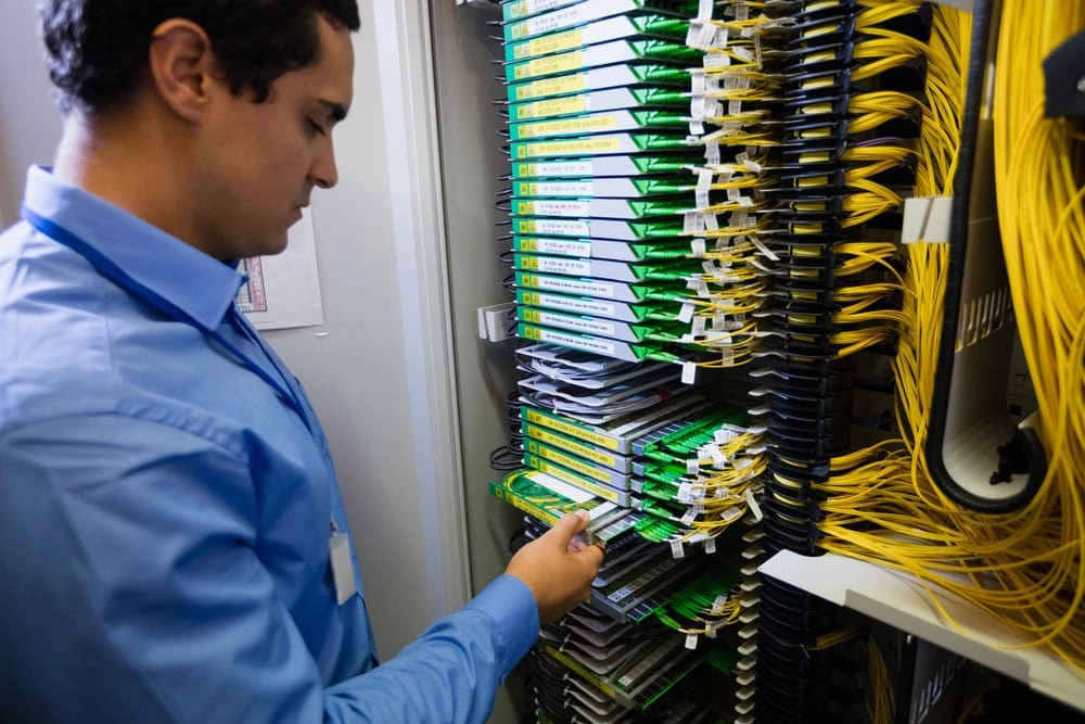 Fiber Optic Testing - Fiber Optic Cable Termination - Fiber Optic Cable Splicing - Fiber Optic Cabling Dubai - Fiber Optic Network Cabling